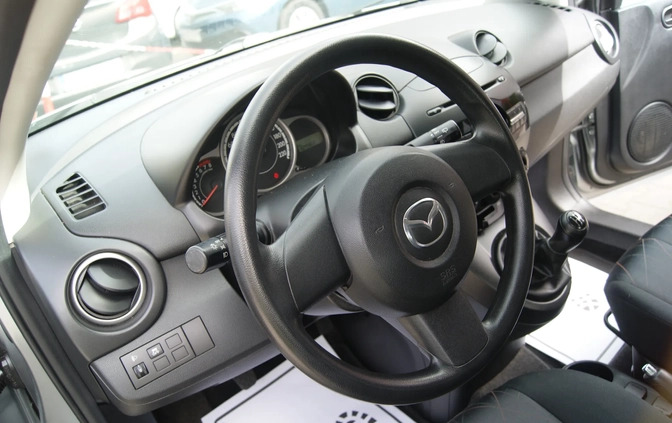 Mazda 2 cena 20900 przebieg: 104468, rok produkcji 2013 z Dobra małe 379